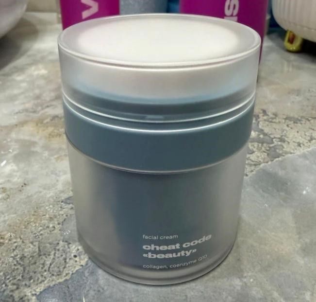 фото Автоматическая линия упаковки крема в пластиковые банки (модель FK17) от магазина Метасила