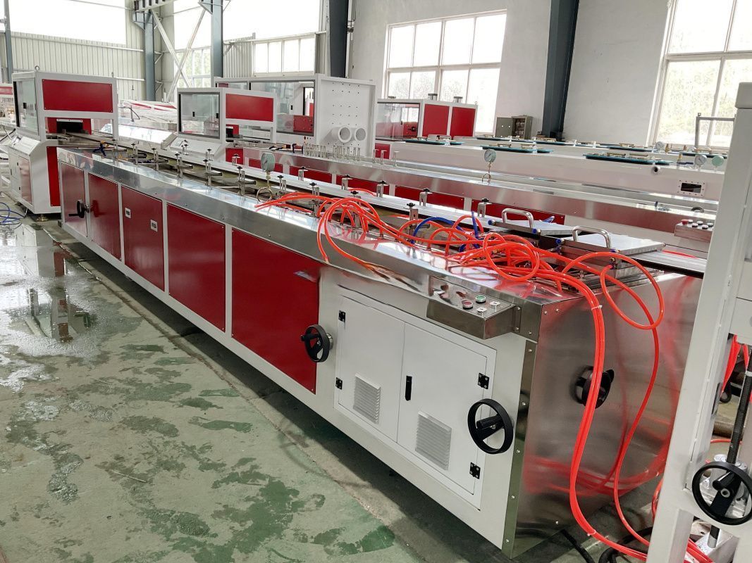 картинка Линия для производства профилей из ДПК (WPC PE) от магазина Метасила