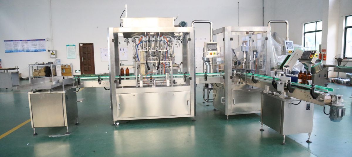 фото Автоматическая линия упаковки крема в пластиковые банки (модель FK17) от магазина Метасила