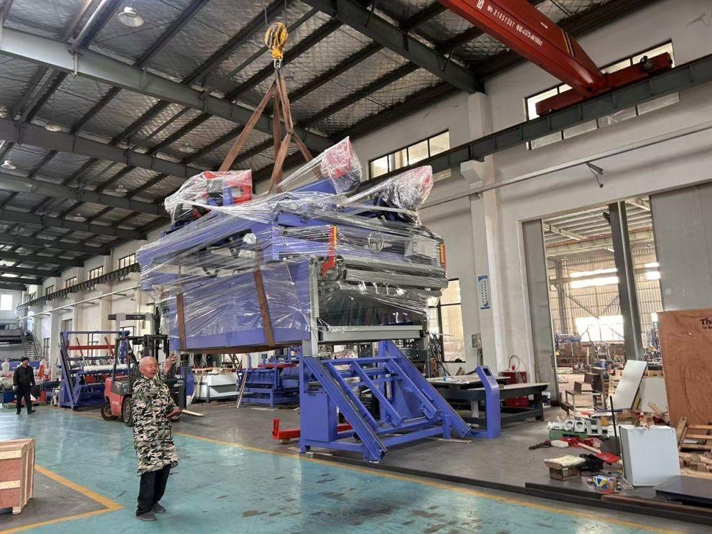 photo_5215325792391337051_y (1).jpg